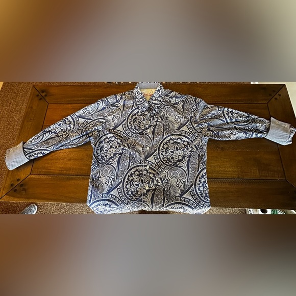 Robert Graham men's size M shirt. Great condition. - Picture 3 of 5